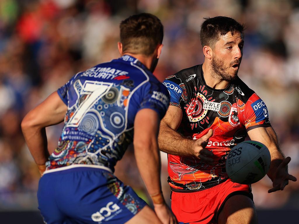 Ben Hunt (R) knocked back Phil Gould’s approach. Picture: Getty Images