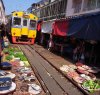 maeklong-train-market[6].jpg