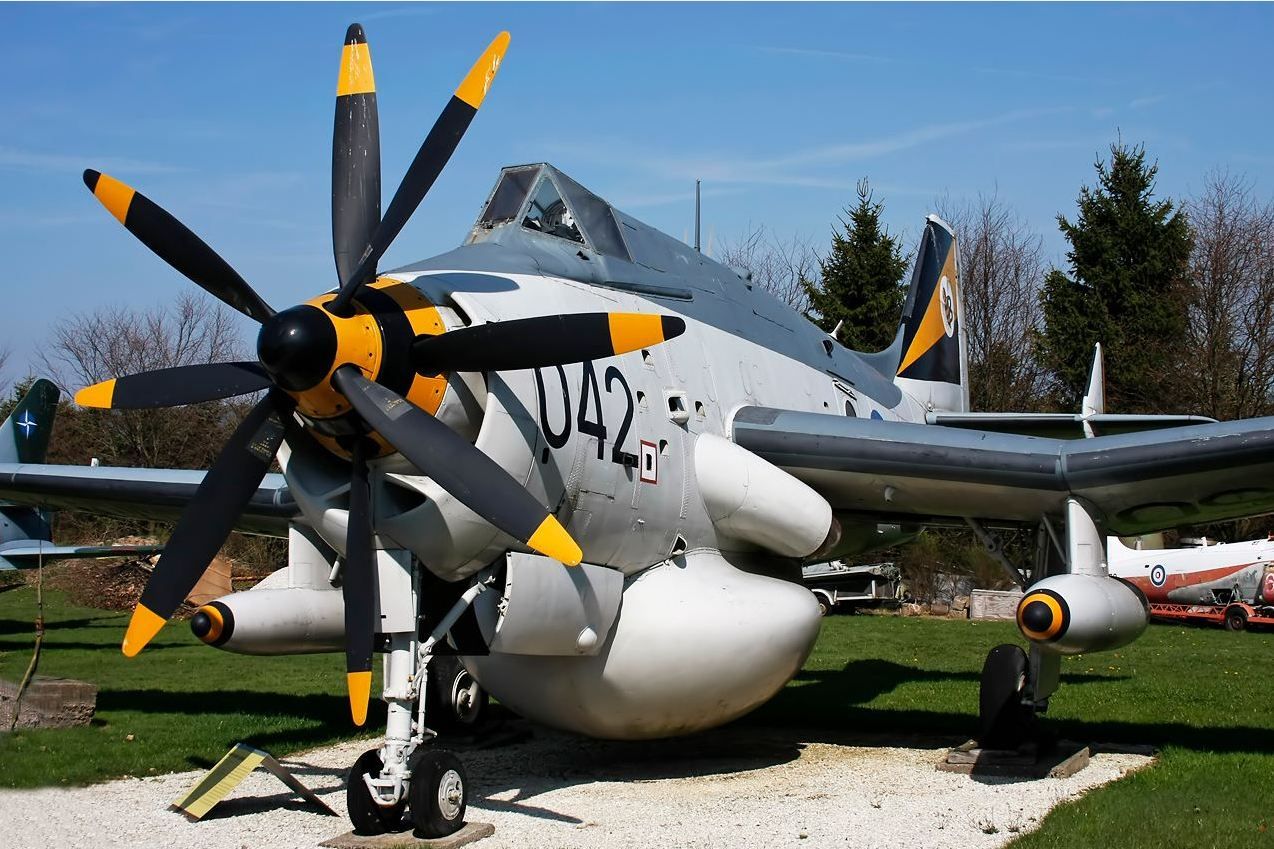 04-Fairey-Gannet-AEW.3-XL-450.jpg