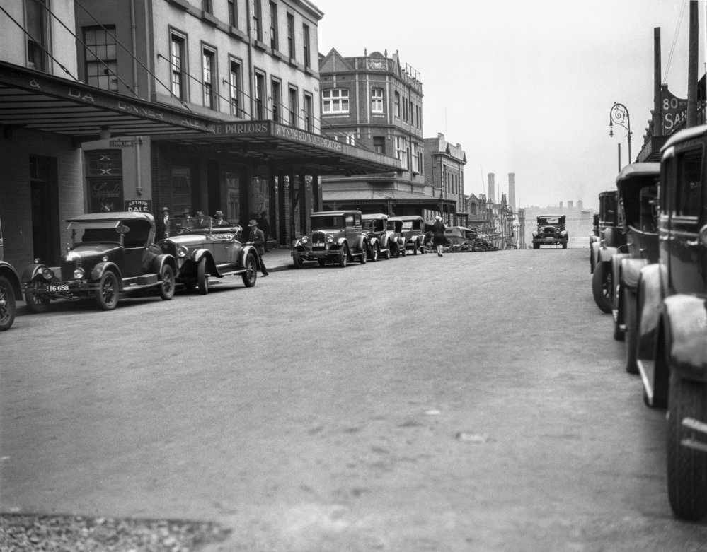 Erskine Street Sydney 1930.jpg