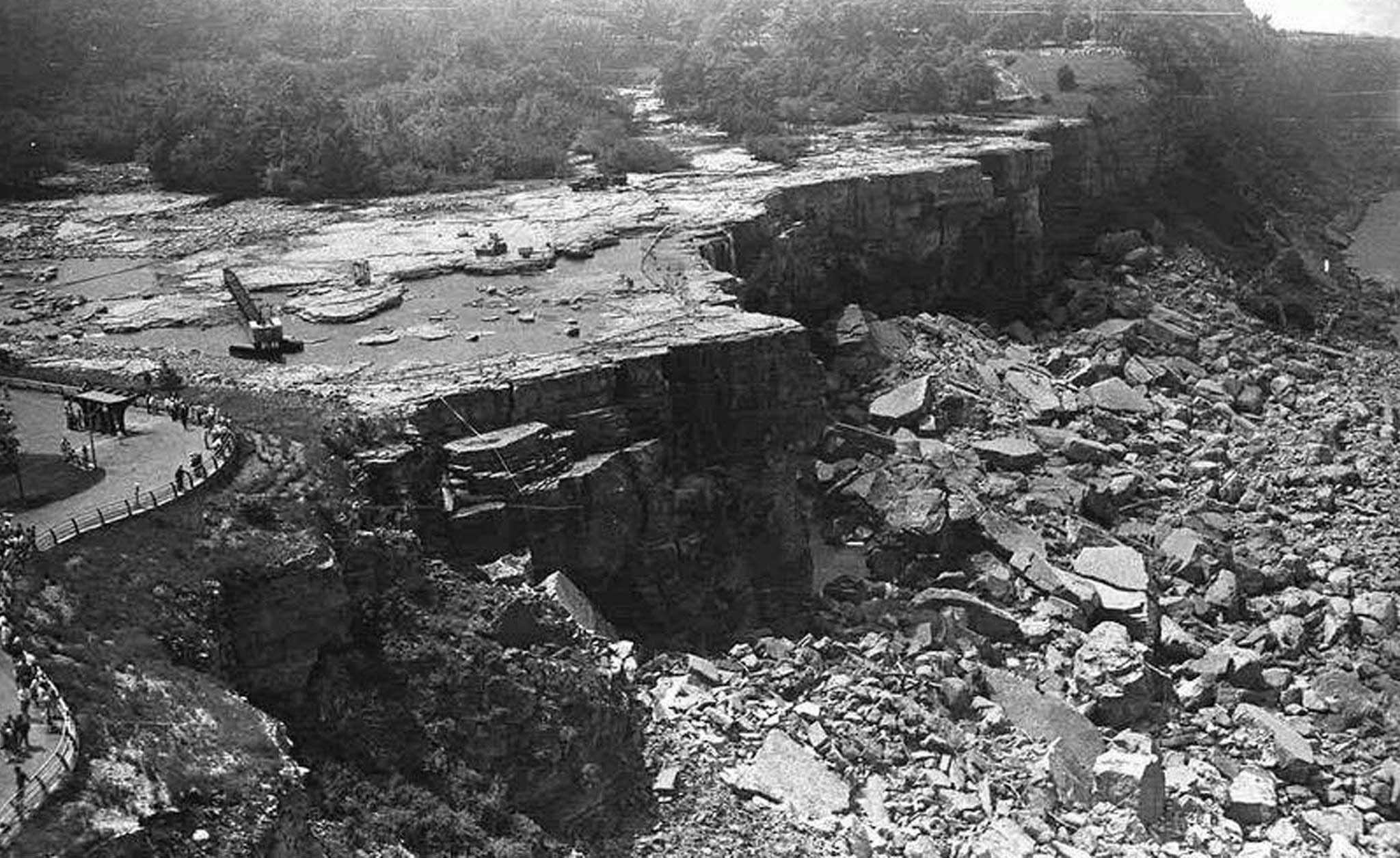 Niagara Falls without water, 1969.jpg