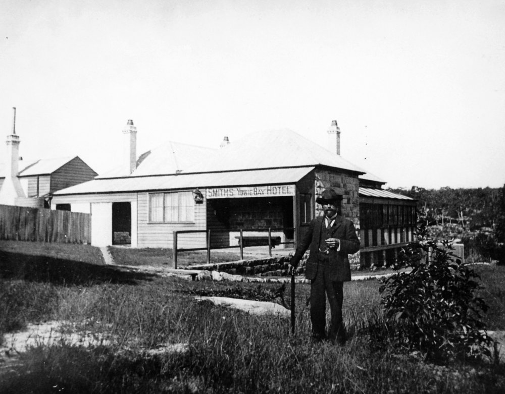 Smith's Hotel at Yowie Bay c 1920s.jpg