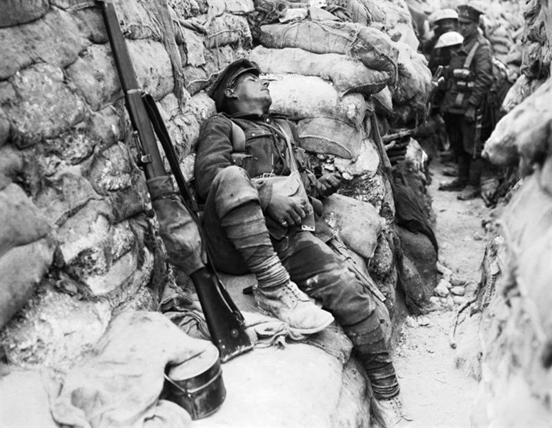 trench-life-british-soldier.jpg