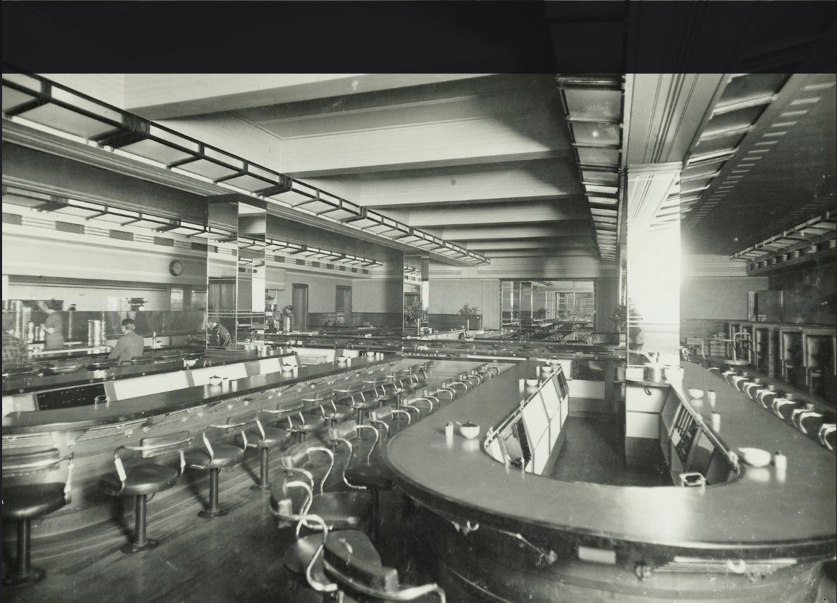 Wynyard Railway Station Refreshment Rooms 1936.jpg